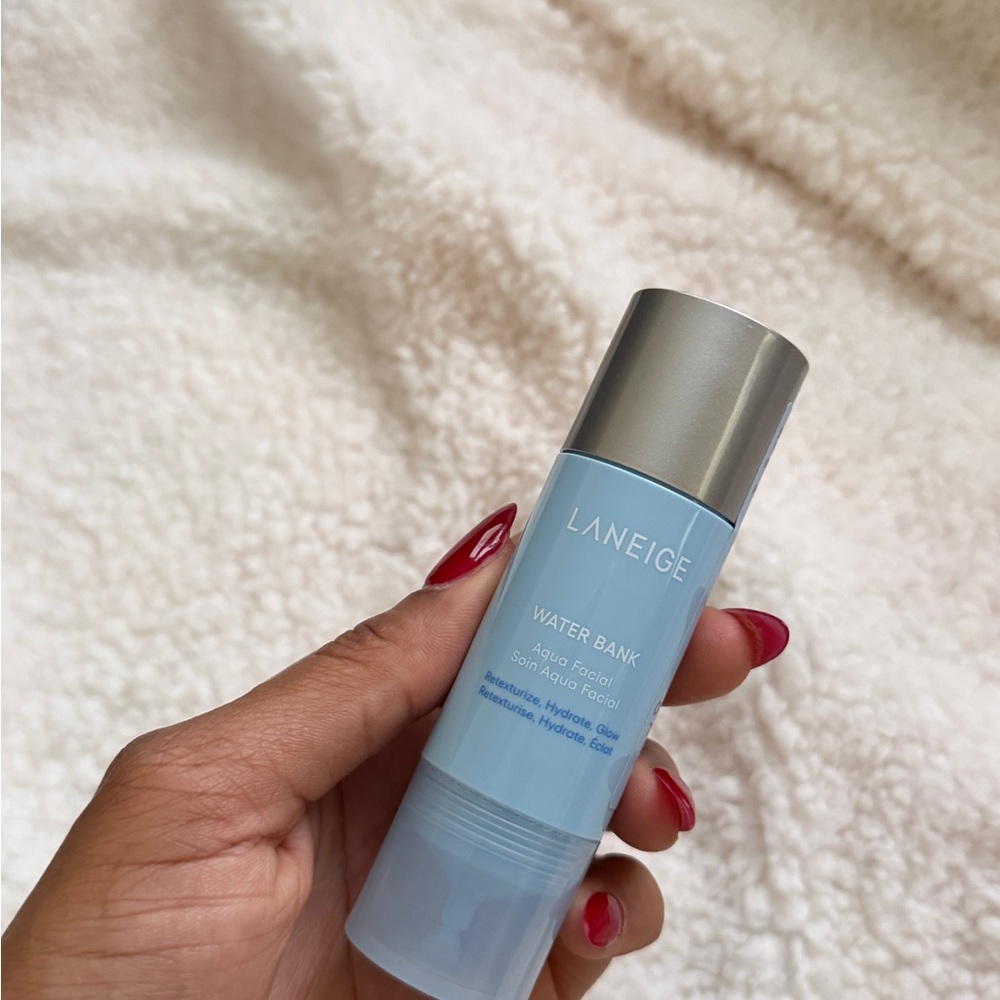 LANEIGE Water Bank Aqua Gel in Blue and Silver